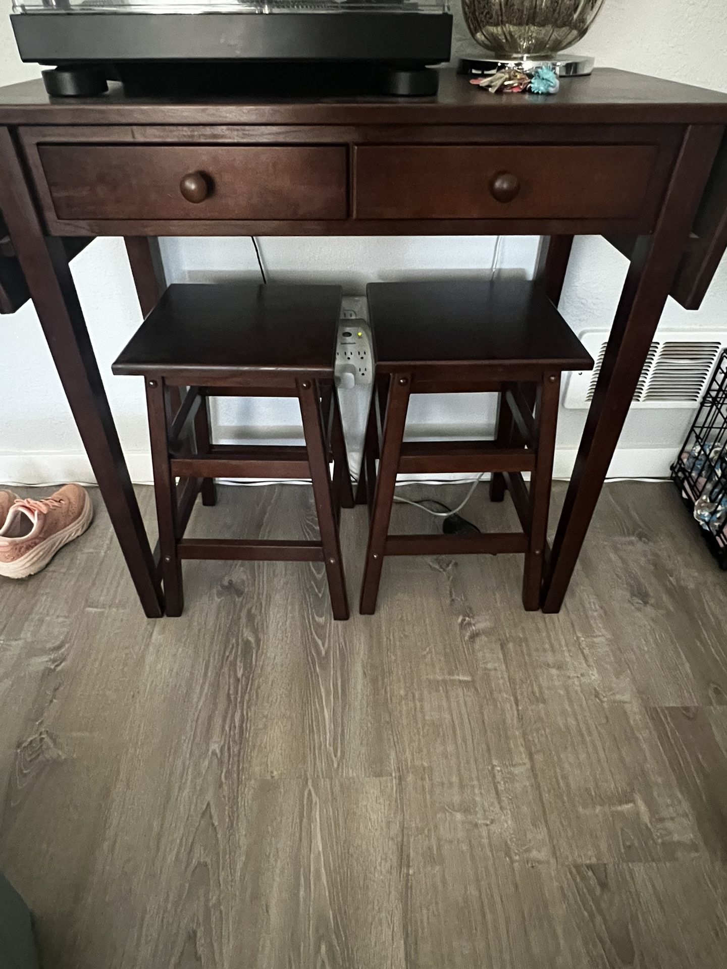 Wooden Desk With 2 Stools