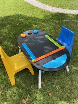Kidkraft chalkboard art table with stools outlet