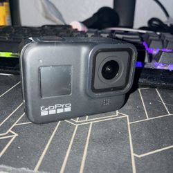 Go Pro Hero 8 Black. 