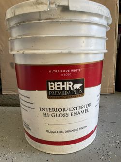 5 Gallons PREMIUM PLUS. INTERIOR/EXTERIOR HI-GLOSS ENAMEL GLASS-LIKE, DURABLE FINISH Brand: BEHR Color is showing on container Color:Gray