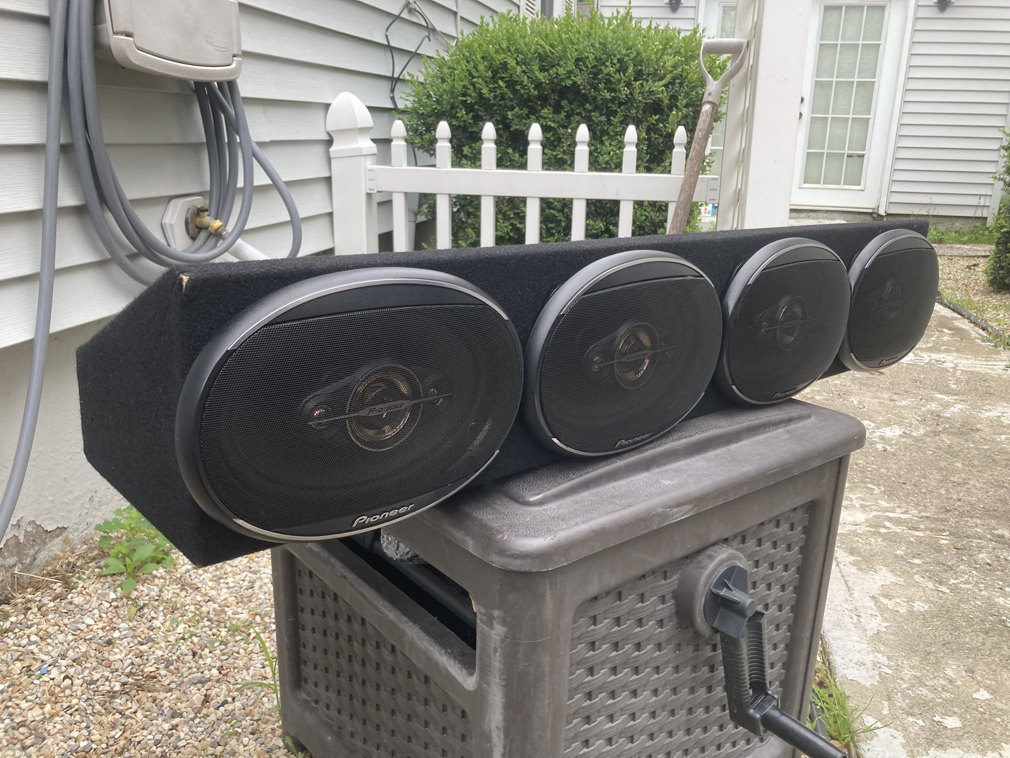 4 Way. 6X9 Pioneer Voice Box