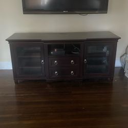 Raymour And Flanagan Entertainment TV Console Table