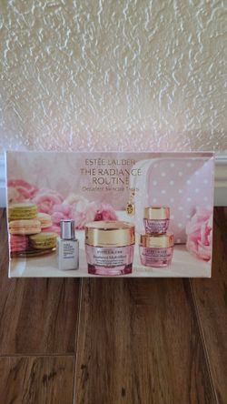Estée Lauder Laduree Resilience Multi-Effect Skincare Set New ( Price Firm!!)