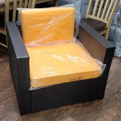 Club Patio Chair with Yellow Cushions Really Nice Chair NEW ASSEMBLED IT ALREADY RETAIL $350