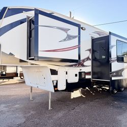 2012 Keystone Fuzion Fifth Wheel Toy Hauler 34Ft With 2 Slides Must See