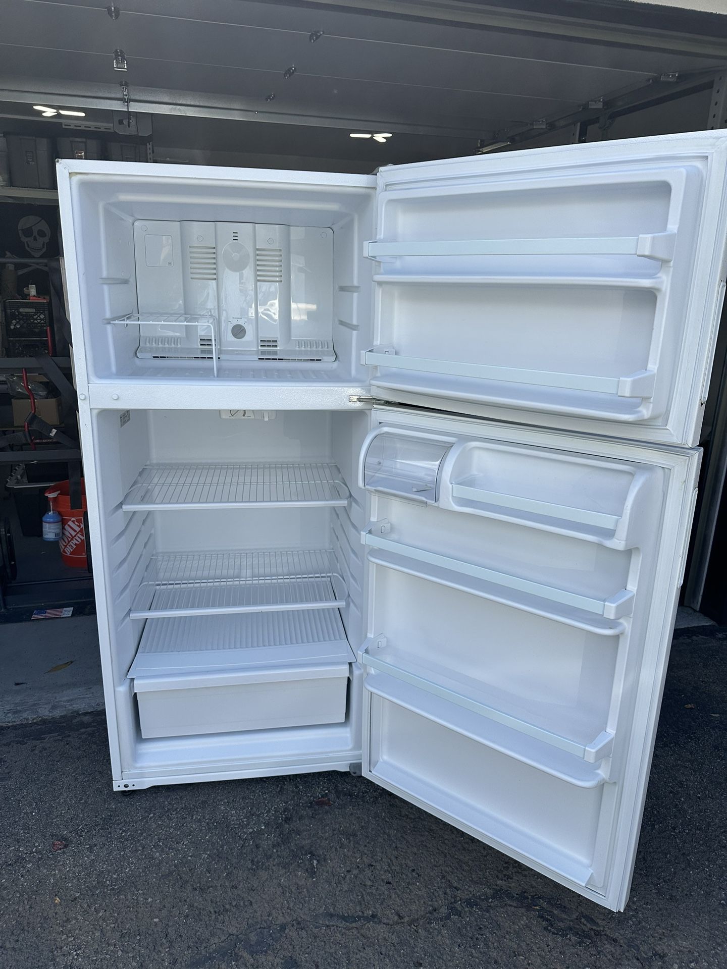 Amana Refrigerator 