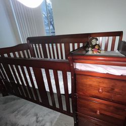 Crib & Changing Table 5 In 1