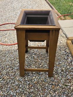 Flower pot stand
