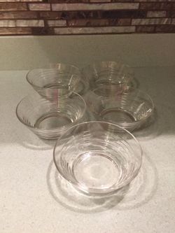 5 GLASS BOWLS