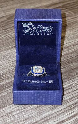 SIMPLY SILVER SIMPLY BRILLIANT STERLING SILVER CUBIC ZIRCONIA 8"-9" RING NEW IN ORIGINAL BOX