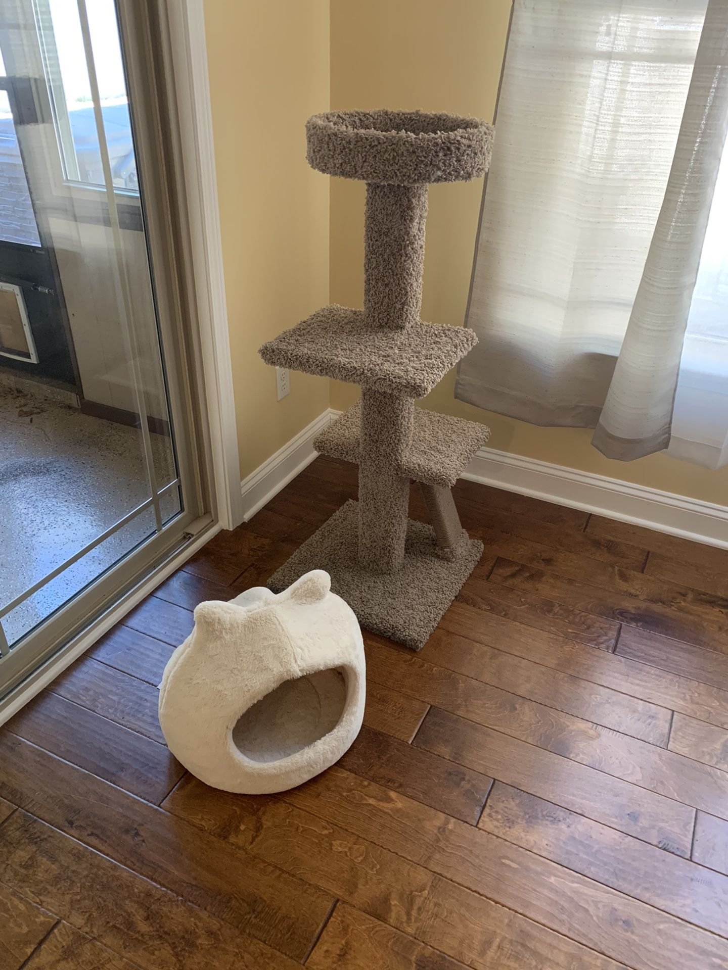Cat Tree / Furniture 
