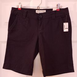NEW. AEROPOSTALE shorts Size 7/8 