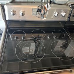 GE Electric Stove W/ Convention Oven