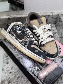 Travis Scott SB Dunk Low