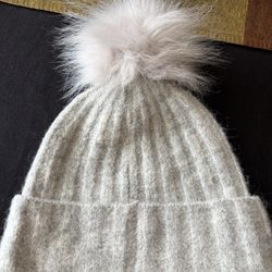 Aritzia Cashmere Pom Pom Beanie 