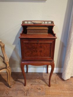 French Burled Wood Side Table