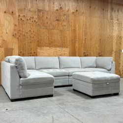 Thomasville Modular Sectional with Storage Ottoman