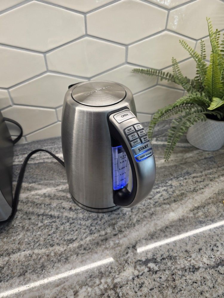 Cuisinart 1.7-Liter Stainless Cordless Electric Kettle