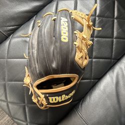 Wilson A2000 Baseball Glove 