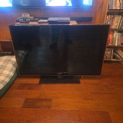 40 inch Samsung Swivel Flat Screen
