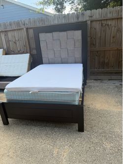 Full size bed set frame mattress and box spring