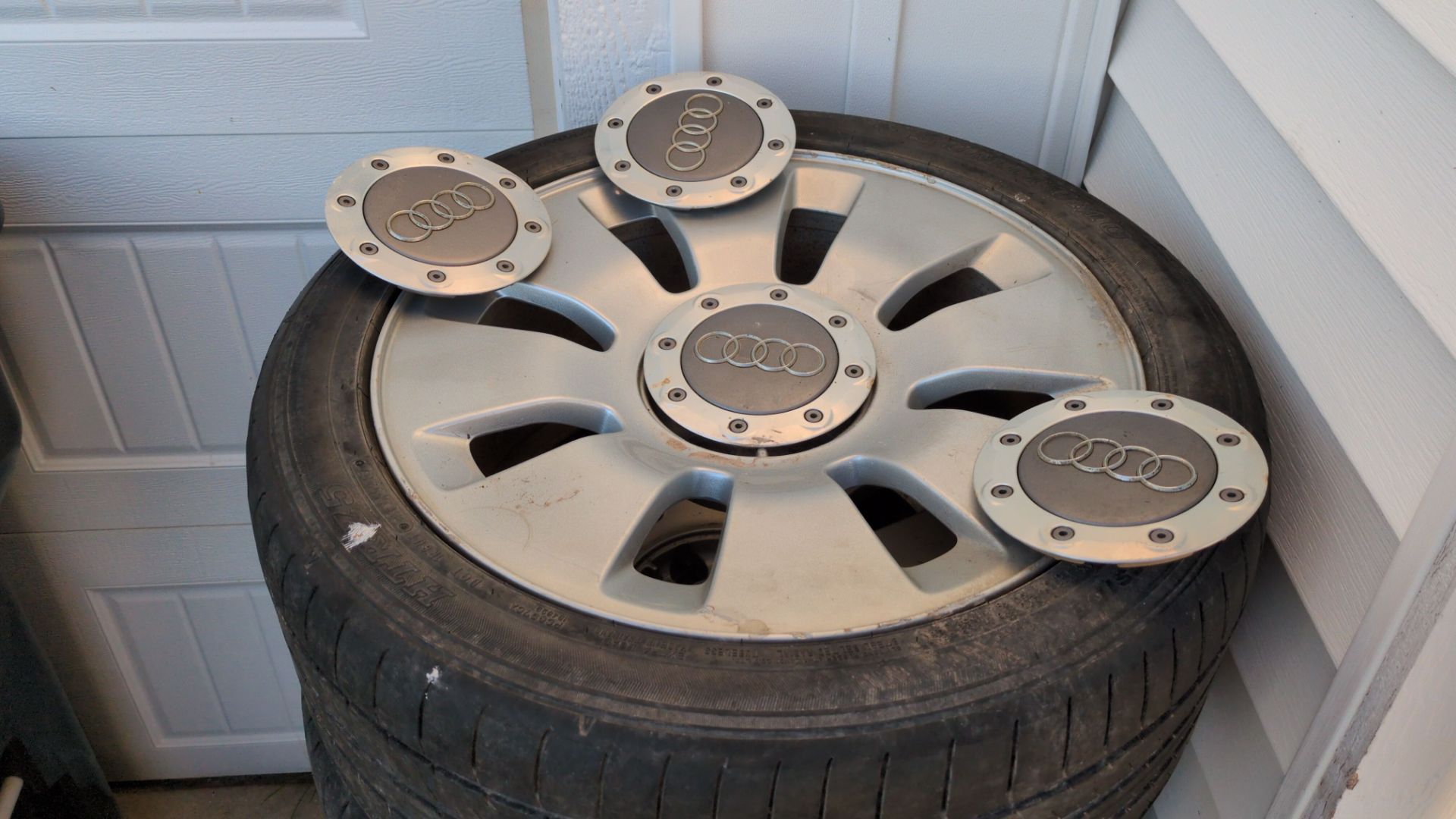 255/40 ZR17 Audi wheels/tires