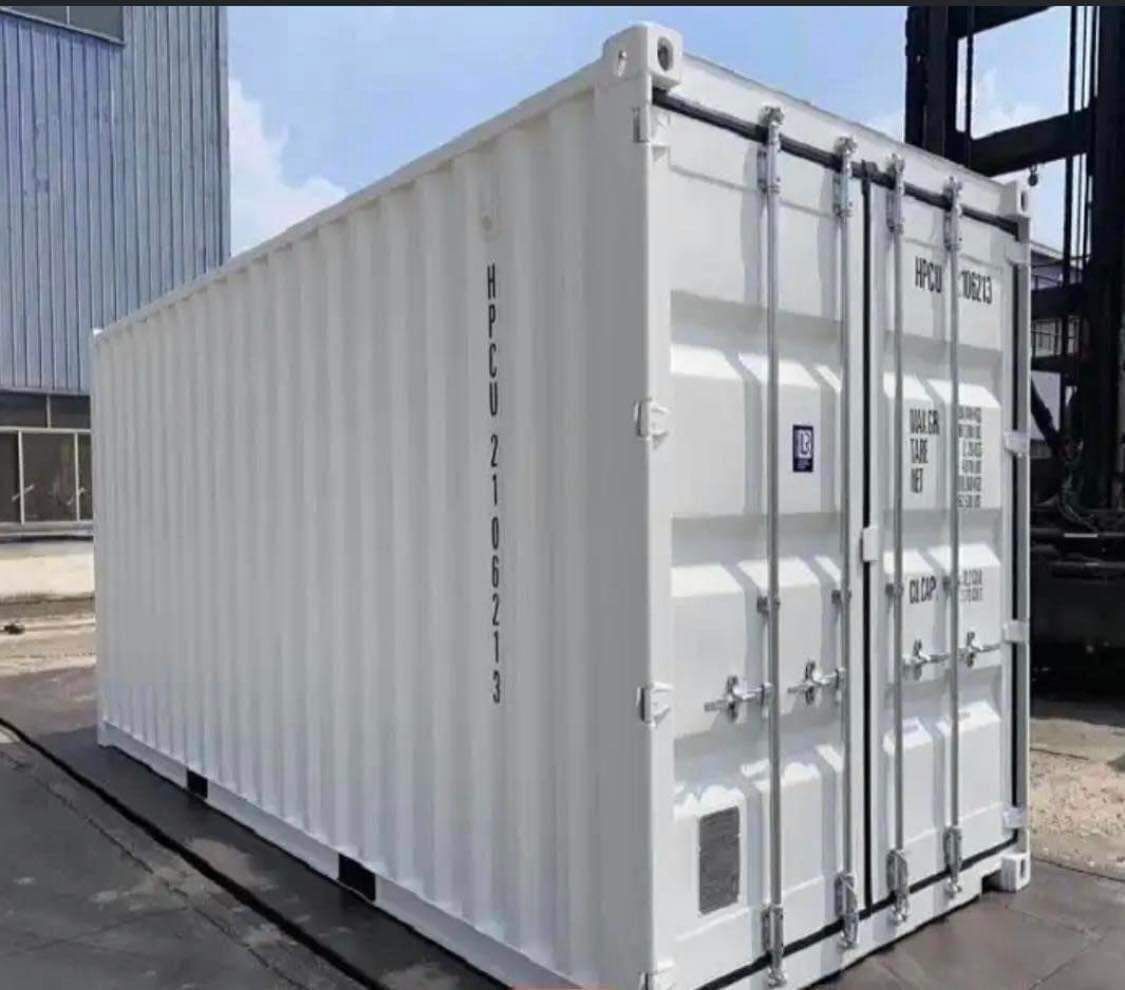 20ft shipping/ Storage Container 