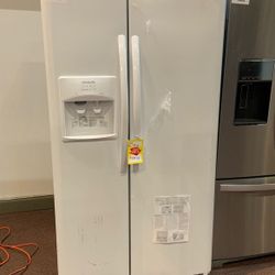 WHITE FRIGIDAIRE FRIDGE today LFSSTP 🌟 4KL31