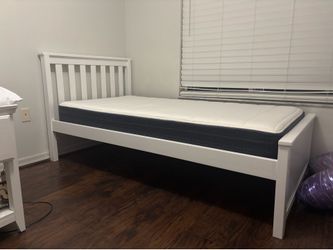 Twin size bed