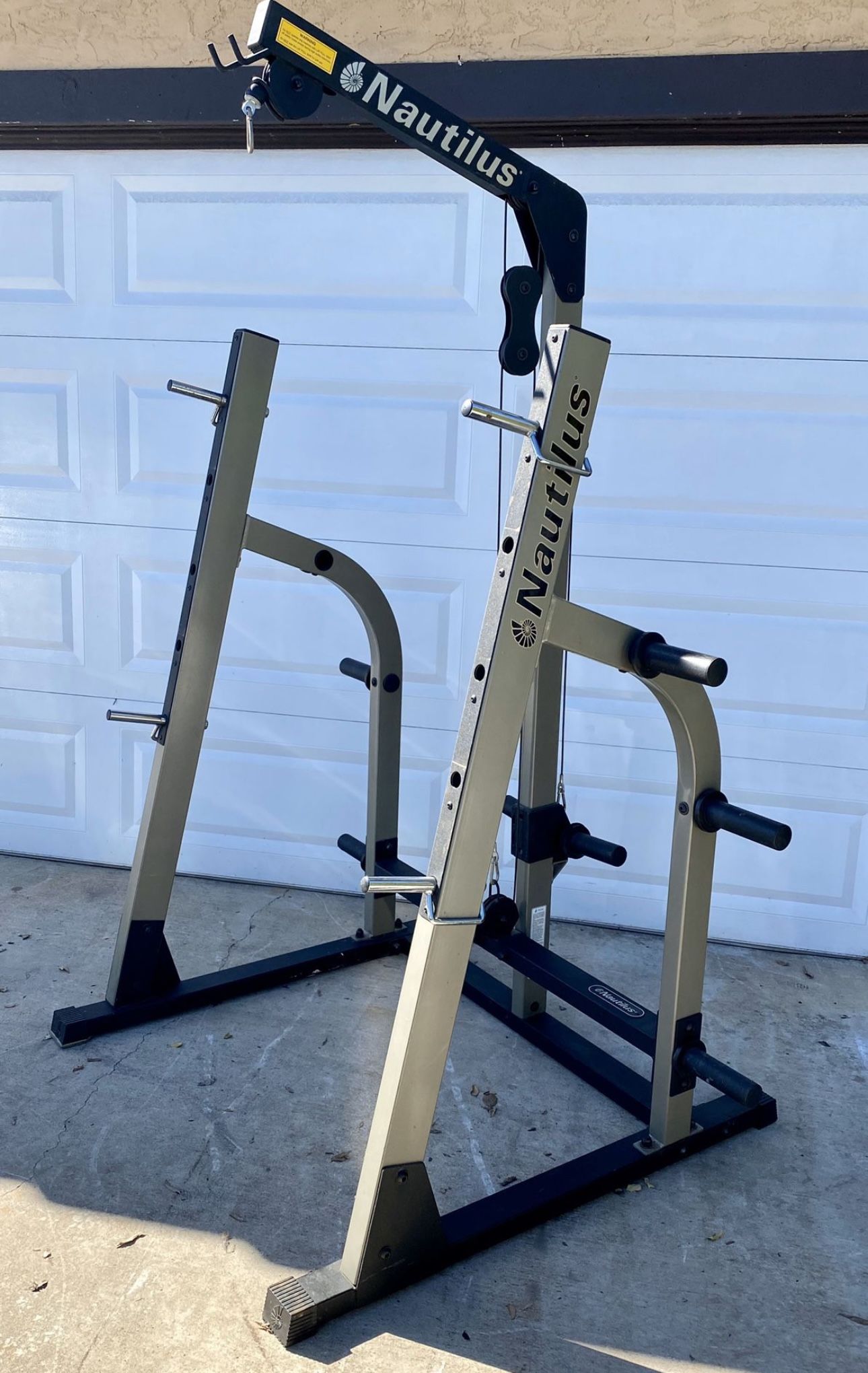 Nautilus Squat rack/bench Rack with pulley system