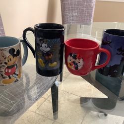 COLLECTION OF 4 Disney Coffe Mugs ( 3 Of Them 3D) VINTAGE