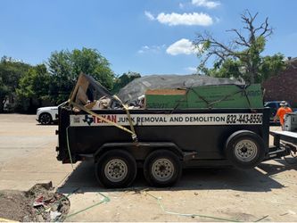 We remov trash / junk