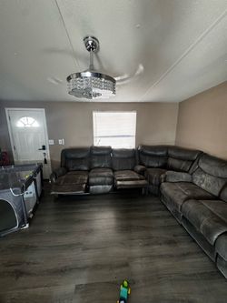 🚨 MOVING SALE — Reclining Sectional Sofa — $250 OBO 🚨