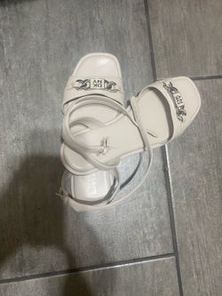 DKNY Cushioned White Chain Bacliff Flats/Sandals (Size 9.5) - Worn Once!