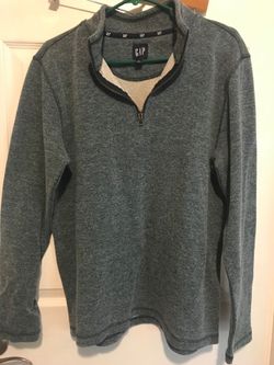 Gap sweater size large