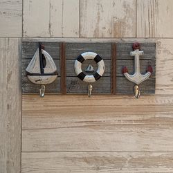 Nautical 3-hook Wooden Coat Hanger
