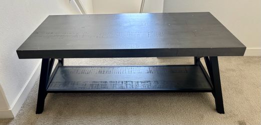 Modern Farmhouse Coffee Table – Gray Wood Look & Black Metal