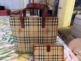 Burberry bag w matching wallet