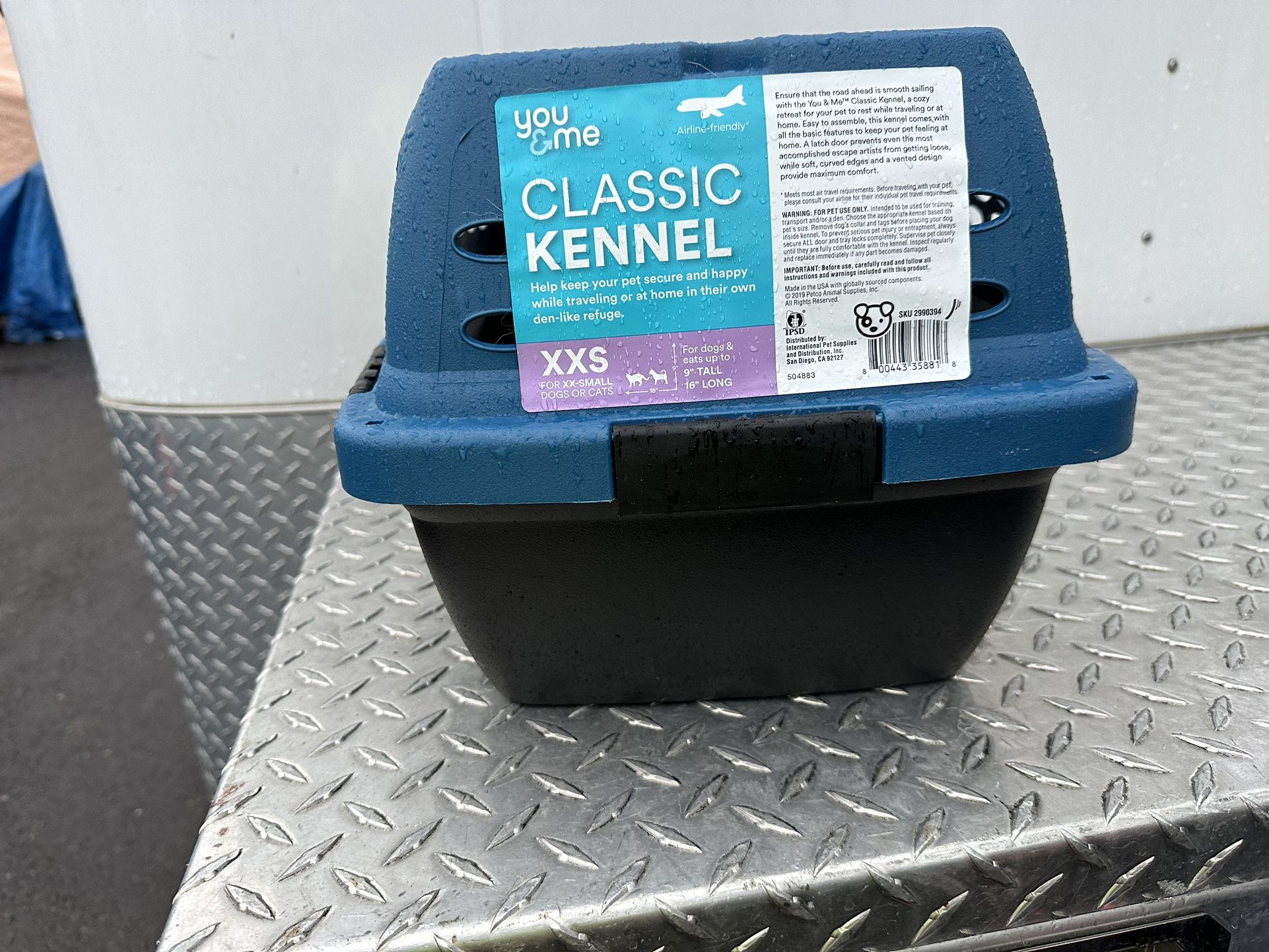 kennel, dogs or cats