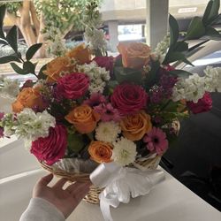 FLORAL ARRANGEMETS