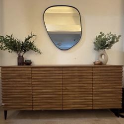 Credenza/Tv Stand 