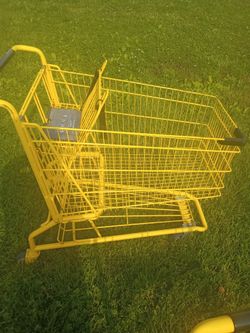 Dollar General Store Cart Great Condition All Wheel Work 