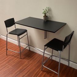 Break Away Bistro Set With Stools 