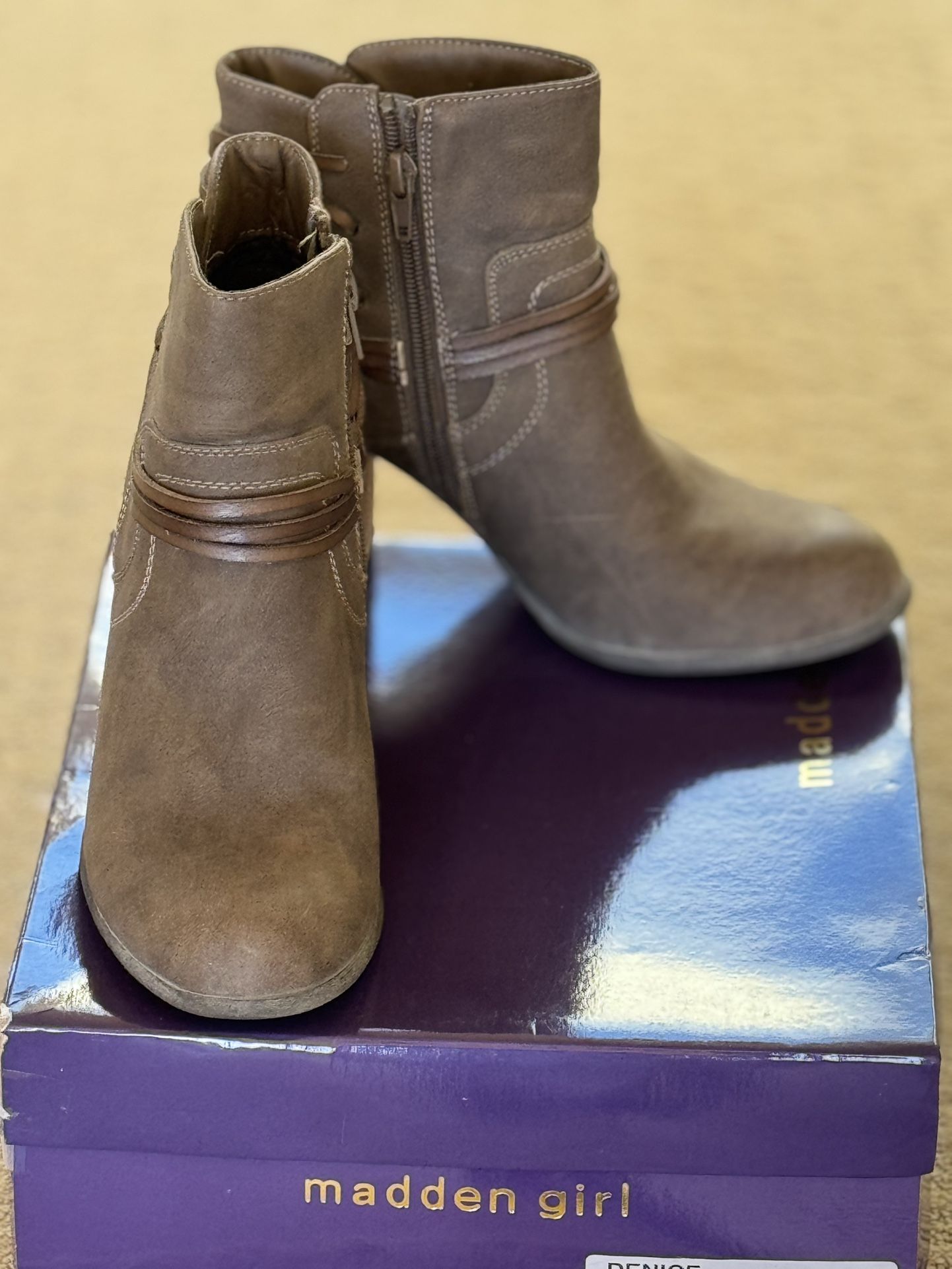 Madden Girl Faux Leather Cowboy Ankle Boots, Size 8, GREAT Condition!