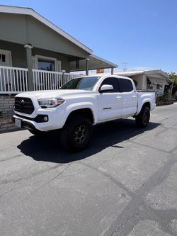 2017 Toyota Tacoma TRD Sport V6 Truck Double Cab