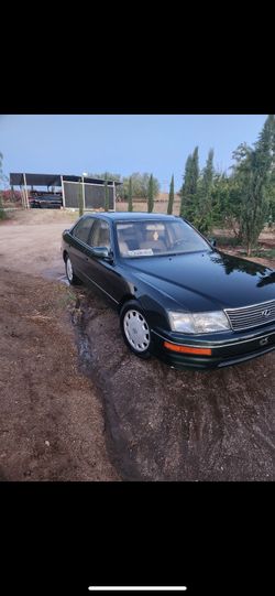 1995 Lexus LS 400