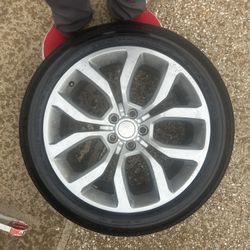 Range Rover Wheel And Tire