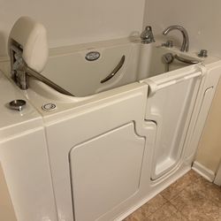 SafeStep WalkIn Tub