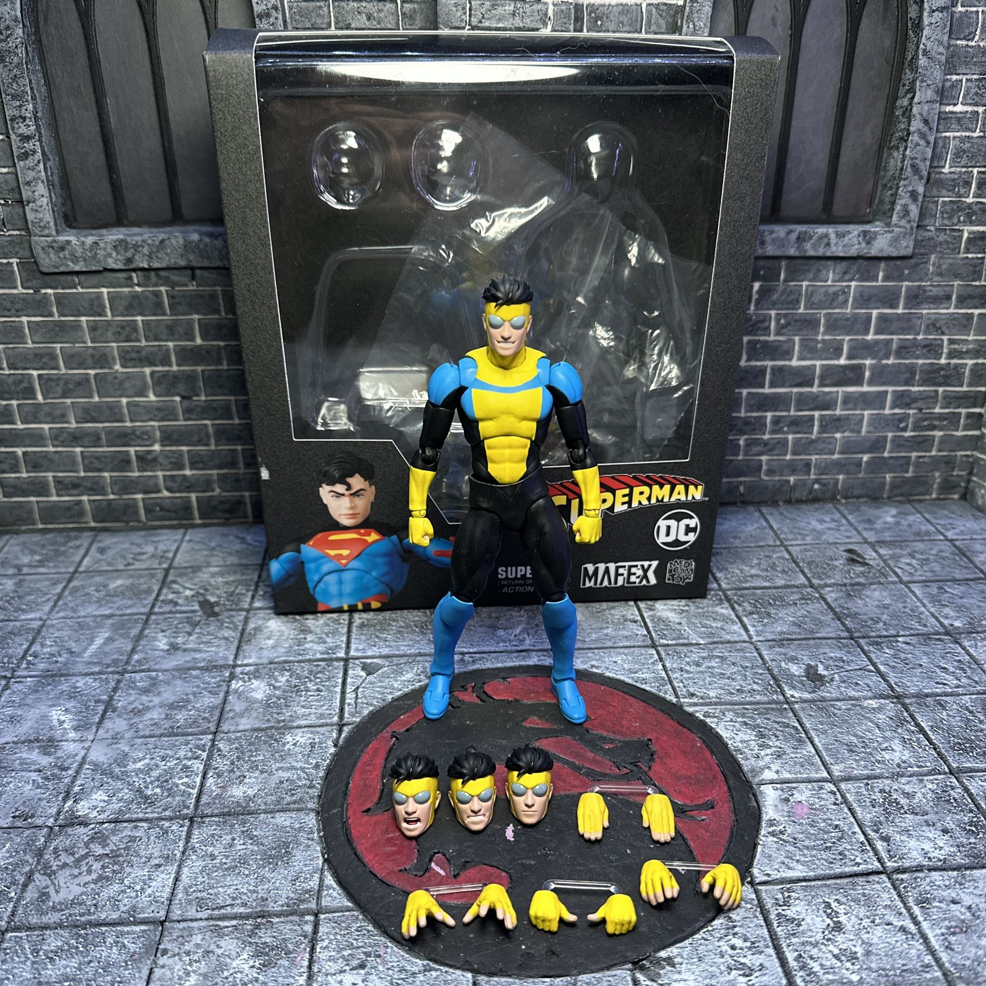 Mafex Custom Invincible Mark Grayson