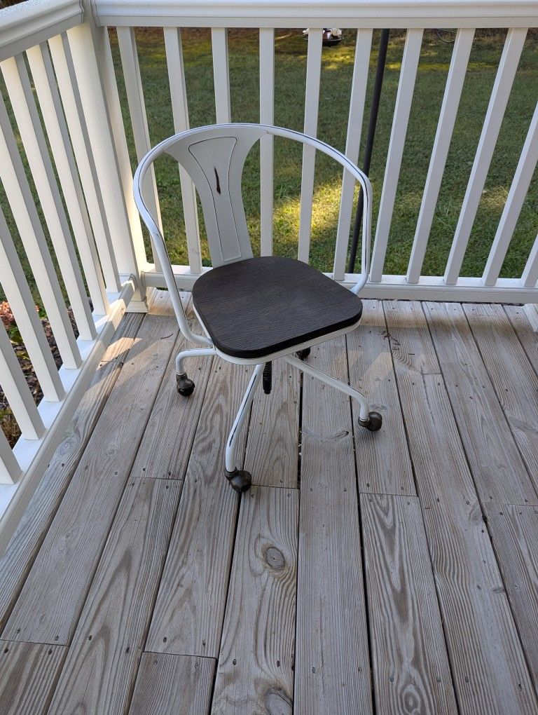 Metal and Wooden Spinning Office Chair